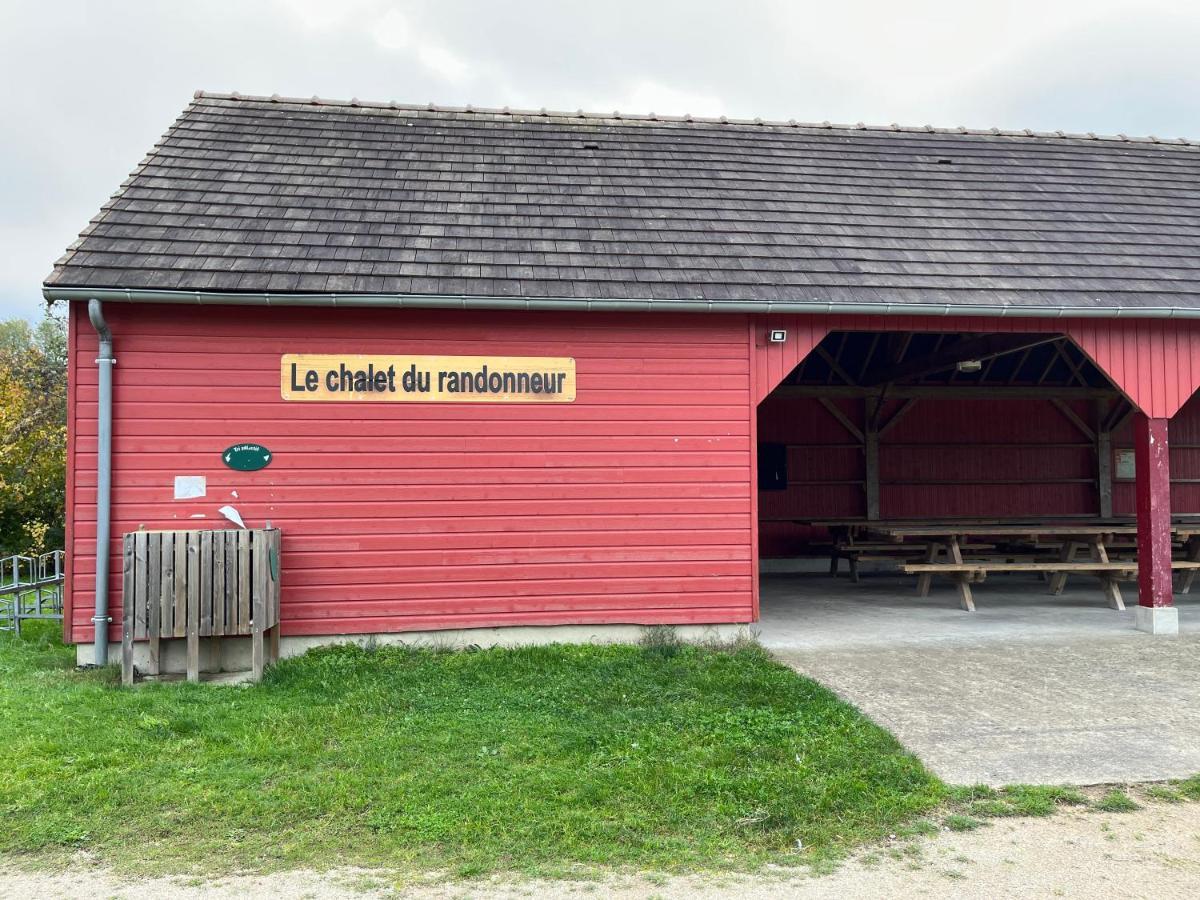 Les Maisonnettes Du Lac - Base De Loisirs Lavare Bagian luar foto